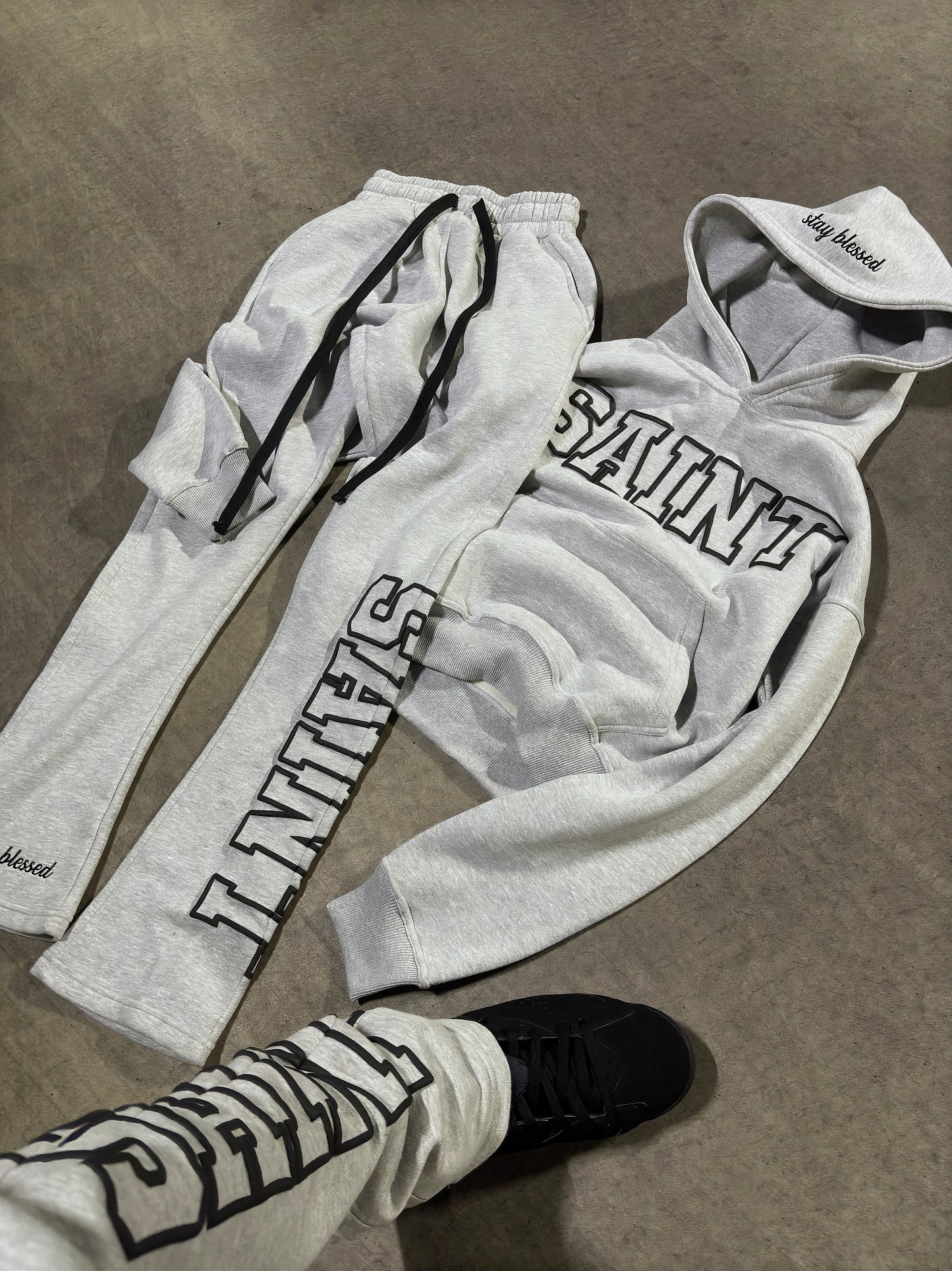 BASICS HOODIE